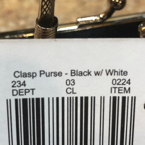 New “For The S🌸PHISTICATED” Clasp Purse - Picture 7 of 9